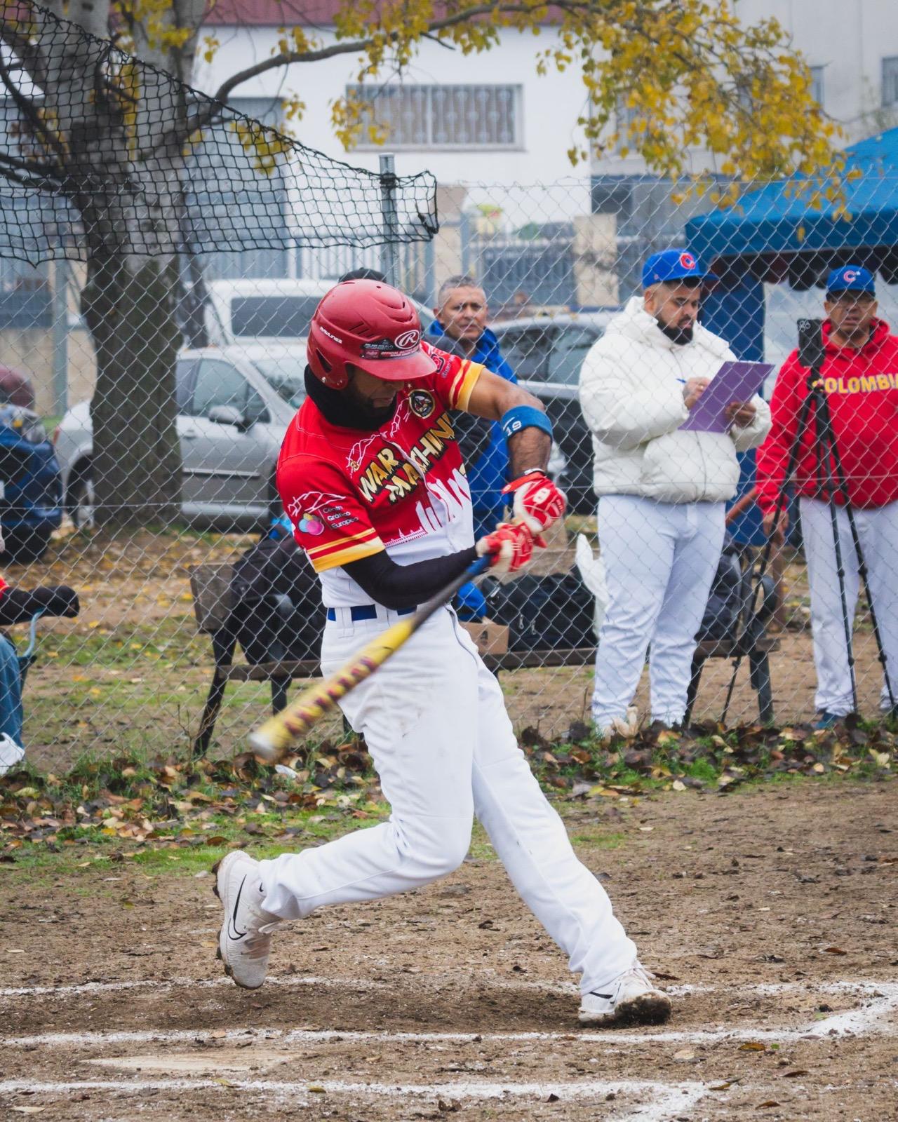 Ronny Cabeza jugando a beisbol